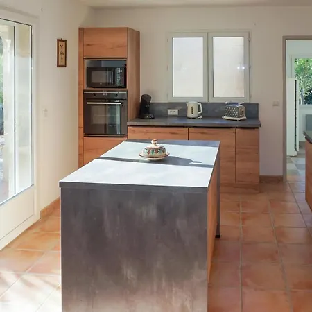 Holiday home Stunning In Les Corbieres