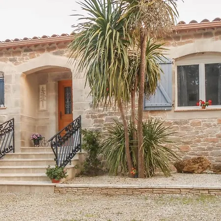 Stunning In Les Corbieres Semesterbostad